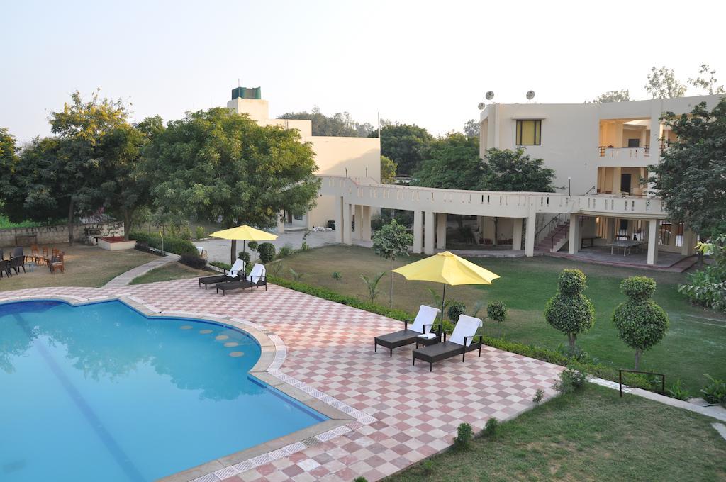 Kadamb Kunj Resort バラトプル エクステリア 写真